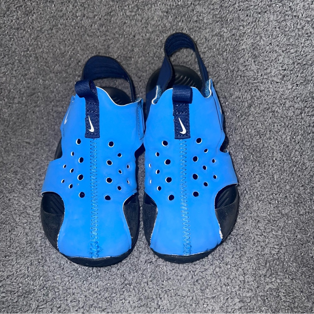 Boys Nike sunray sandals